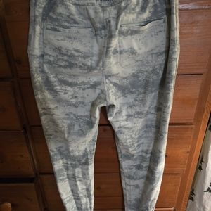 ATHLETA Tie die Farallon Jogger size small